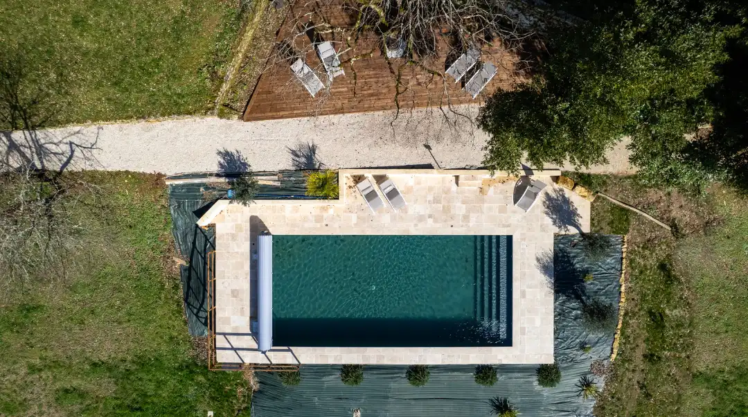 Piscine du Domaine de la Source Perigord Noir, gite en Dordogne