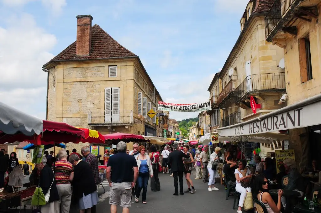 Marché de saint cyprien en Dordogne